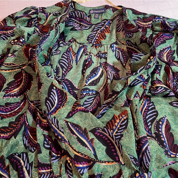 Democracy Leaf Print V-Neck Blouse Metallic Cottagecore Cropped Women's PM - Picture 10 of 12